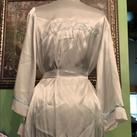 Satin brides robe brand new - Picture 3 of 4